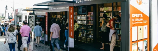Imagem dos stands da Fundação na Feira do Livro de Lisboa