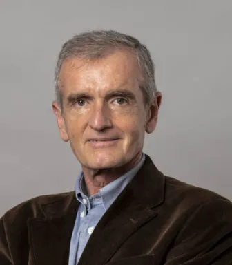 Imagem do professor catedrático António Goucha Soares
