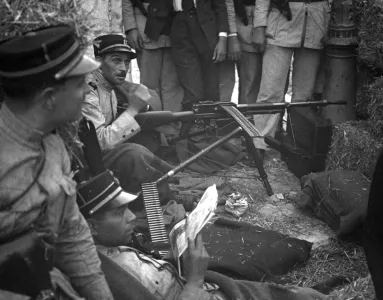 Soldados portugueses durante o período da Primeira Guerra Mundial. Imagem do Arquivo Municipal de Lisboa.