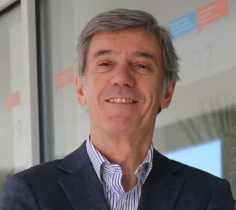 Imagem de José Manuel Mendonça, professor emérito da Universidade do Porto e investigador sénior do INESC TEC