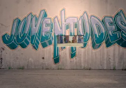 Grafiti Juventudes alusivo ao documentário da Fundação Francisco Manuel dos Santos e da RTP - Juventudes