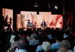 Imagem da entrevista «Planeta em mudança não é assim tão simples», com Peter Frankopan, no Capitólio