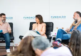 Imagem da Praça da Fundação «Avós e netos: uma ligação única?»