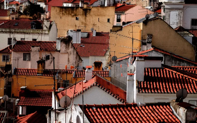 O ensino a distância num país desigual e pouco qualificado