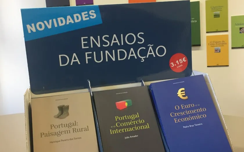 Curta descrição dos 3 novos livros da Fundação