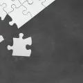 Imagem de um puzzle onde falta uma peça chave