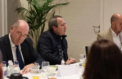 Encontro em Bruxelas com eurodeputados para discutir a abstenção eleitoral