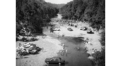 Imagem de uma vista de rio em Valpaços, em 1984.