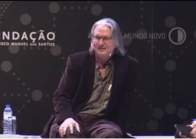 Entrevista a Bruce Sterling por Jake Bowers - Admirável Mundo Novo