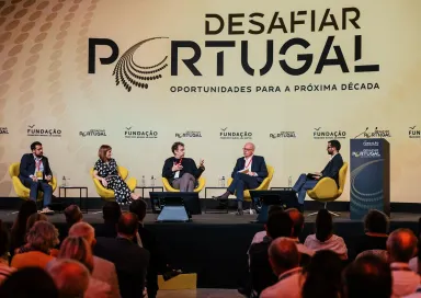 Debate sobre "O desafio da competitividade da economia portuguesa", no Encontro da Fundação Francisco Manuel dos Santos em 2021, "Desafiar Portugal". 
