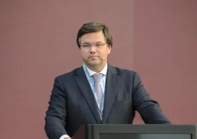 Imagem do presidente da Fundação Gonçalo Saraiva Matias, na abertura do evento Cinco Décadas de Democracia, o que mudou?