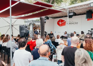 Imagem do debate «Pode viver-se melhor enquanto a doença ameaça a vida?», na Feira do Livro de Lisboa