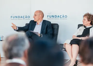 Imagem ilustrativa do debate «Que novos direitos nos protegem no universo digital?» na Feira do Livro de Lisboa