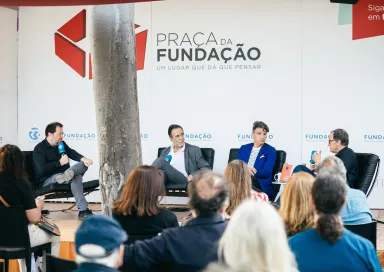 Imagem da Praça da Fundação «O que mudou na indústria musical protuguesa?», na Feira do Livro de Lisboa