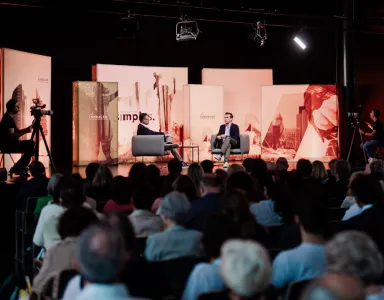 Imagem da entrevista «Planeta em mudança não é assim tão simples», com Peter Frankopan, no Capitólio