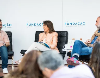 Imagem da Praça da Fundação «Avós e netos: uma ligação única?»
