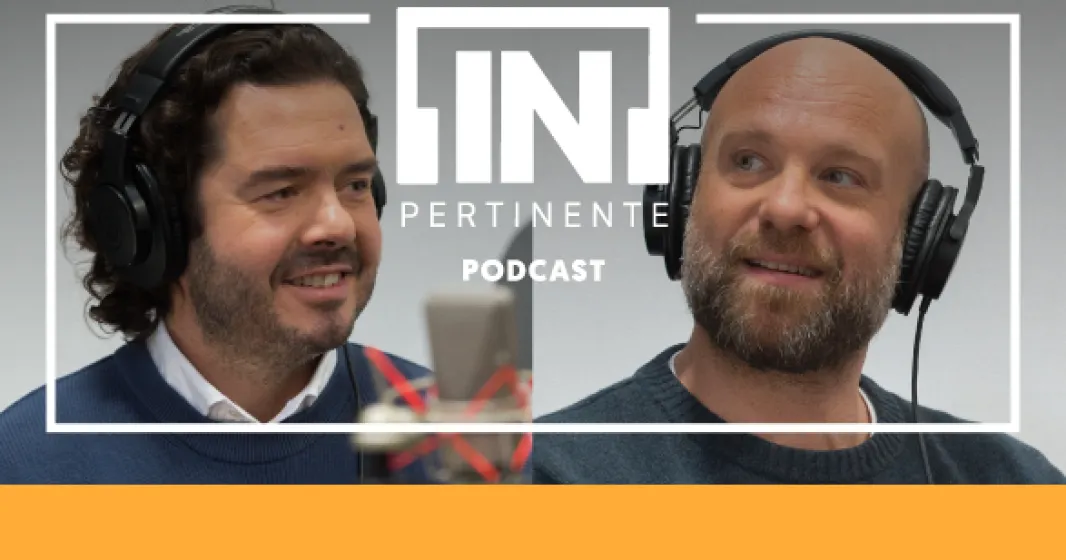 Imagem da dupla de economia do [IN]Pertinente podcast: Hugo van der DIng e Hugo Figueiredo