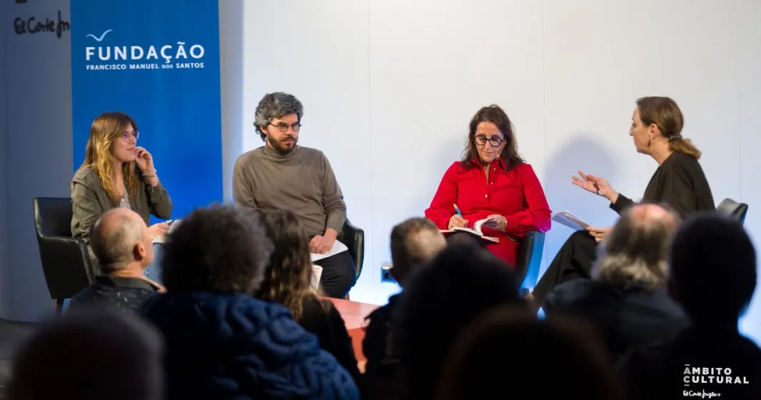 Autoria: Âmbito cultural - El Corte Inglés // Margarida David Cardoso, Nuno Travasso, Rosa Monteiro e Filipa Melo durante a apresentação do livro «E Depois da Revolução, Cinco Décadas de Democracia» 