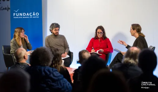 Autoria: Âmbito cultural - El Corte Inglés // Margarida David Cardoso, Nuno Travasso, Rosa Monteiro e Filipa Melo durante a apresentação do livro «E Depois da Revolução, Cinco Décadas de Democracia» 