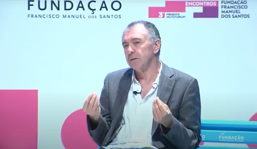 Imagem de Dani Rodrik durante o Encontro da Fundação