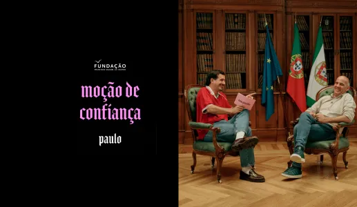 Imagem de Guilherme Geirinhas com Paulo Raimundo, durante a gravação da rúbrica «Moção de Confiança»