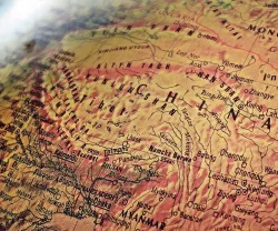 As «novas Rotas da Seda» chinesas invertem as rotas de Marco Polo e de Vasco da Gama