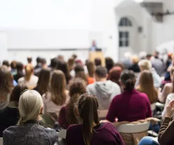 Um estudo da Fundação Francisco Manuel dos Santos sobre os benefícios económicos e não económicos de possuir formação académica ao nível do ensino superior.