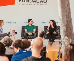 Imagem do debate «Que papel social têm as bibliotecas públicas?» na Feira do Livro de Lisboa