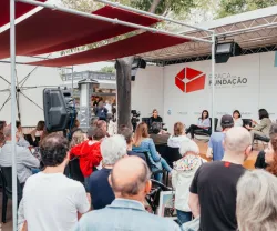 Imagem do debate «Pode viver-se melhor enquanto a doença ameaça a vida?», na Feira do Livro de Lisboa