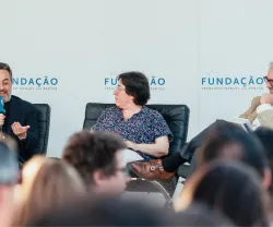 Imagem do debate «Como passou Portugal da Revolução à Democracia», na Feira do Livro de Lisboa