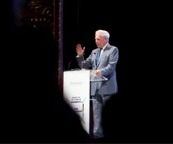 O Nobel da Literatura Mário Vargas Llosa, durante o encontro da Fundação «Que Democracia?», em 2016.