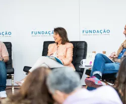 Imagem da Praça da Fundação «Avós e netos: uma ligação única?»